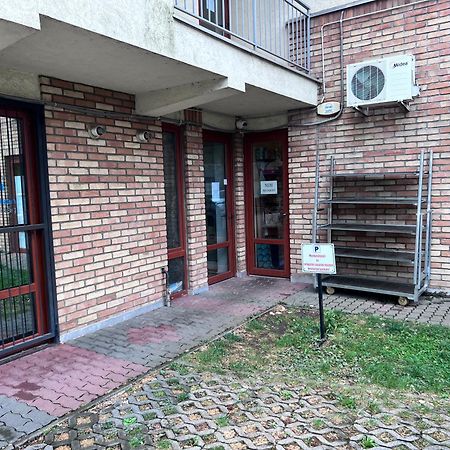 Jakocs Szallasa Balatonfured Exterior photo